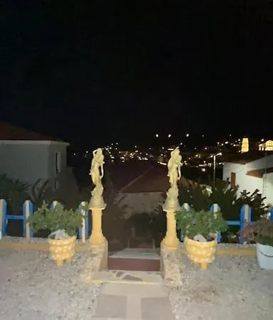 Yellow Oasis Traditional With Sea View *