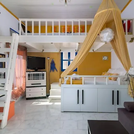 Yellow Oasis Traditional With Sea View *