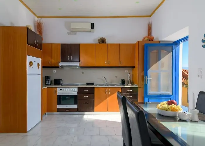 Yellow Oasis Traditional With Sea View 펜션 Chalki Town