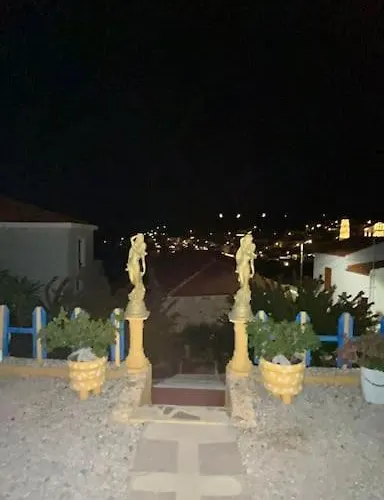 Yellow Oasis Traditional With Sea View *